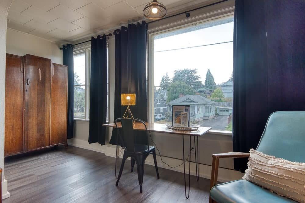 #Stayinmydistrict Historic Apartment Near Downtown คูสเบย์ ภายนอก รูปภาพ